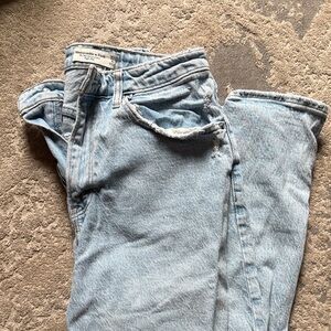 Abercrombie & Fitch 90s Relaxed Curve Love Faded Blue Denim 4S/27